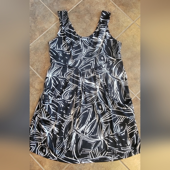 B&W Pattern Coverup Dress with Pockets! - Picture 1 of 4